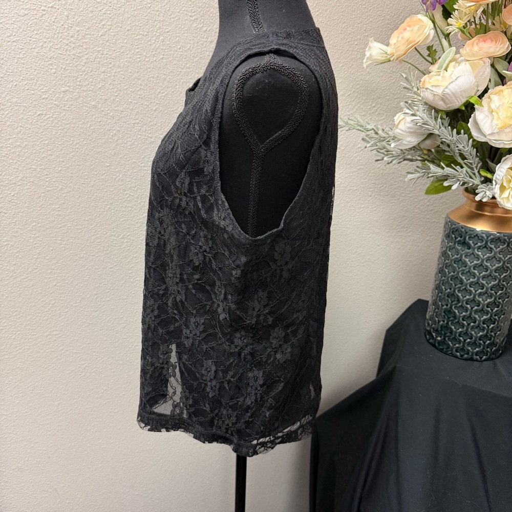 Chico’s Black Lace Sleeveless Tank Top Sheer Floral Overlay Elegant Size 2 - Picture 2 of 7